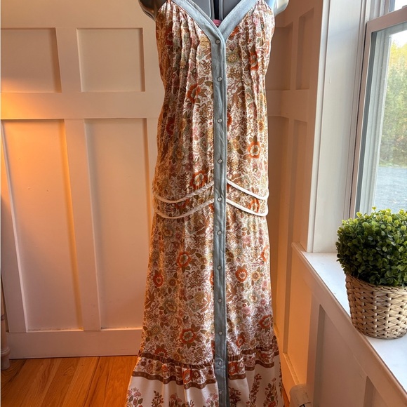 DAVI & DANI Floral Maxi Dress with Button Detail Size Small - Picture 2 of 9